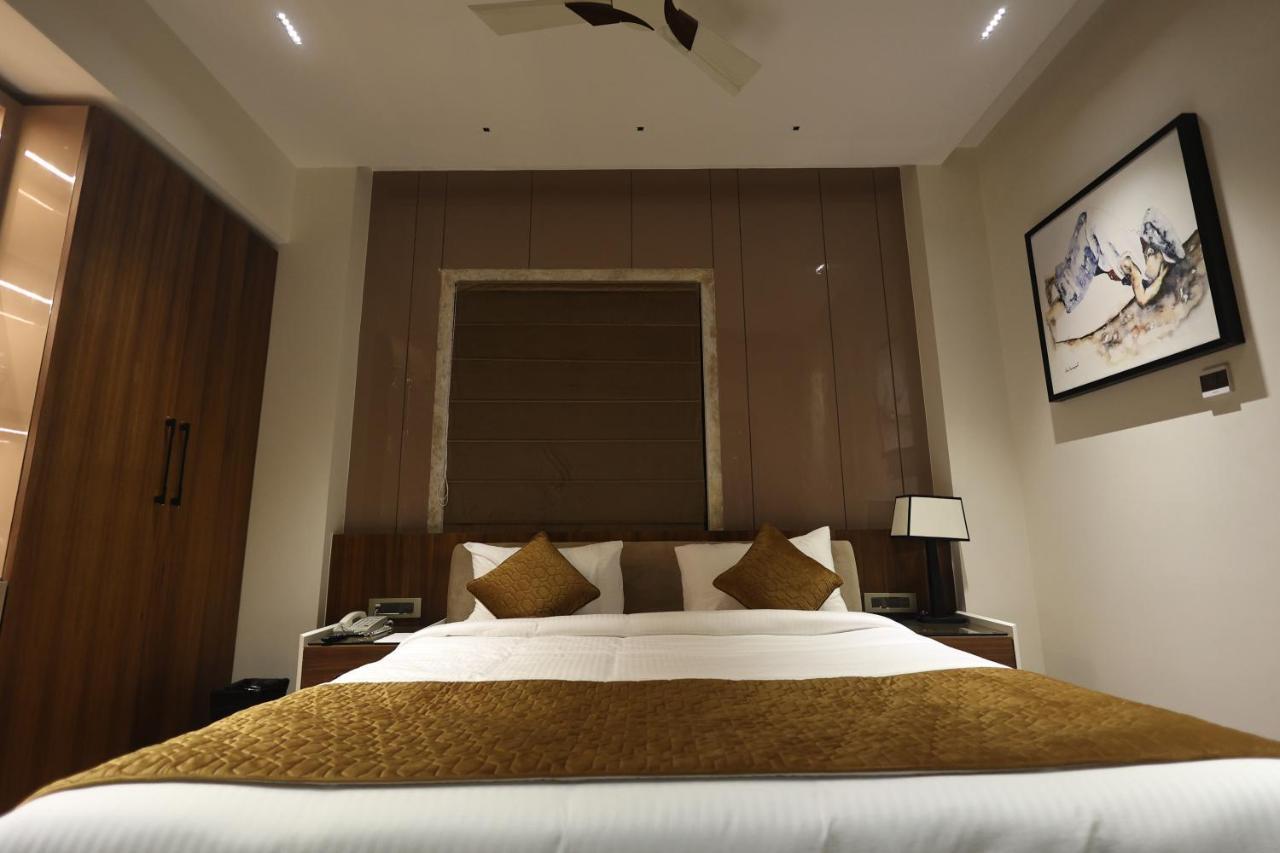 The Ramayana Hotel, Ayodhya Exterior photo