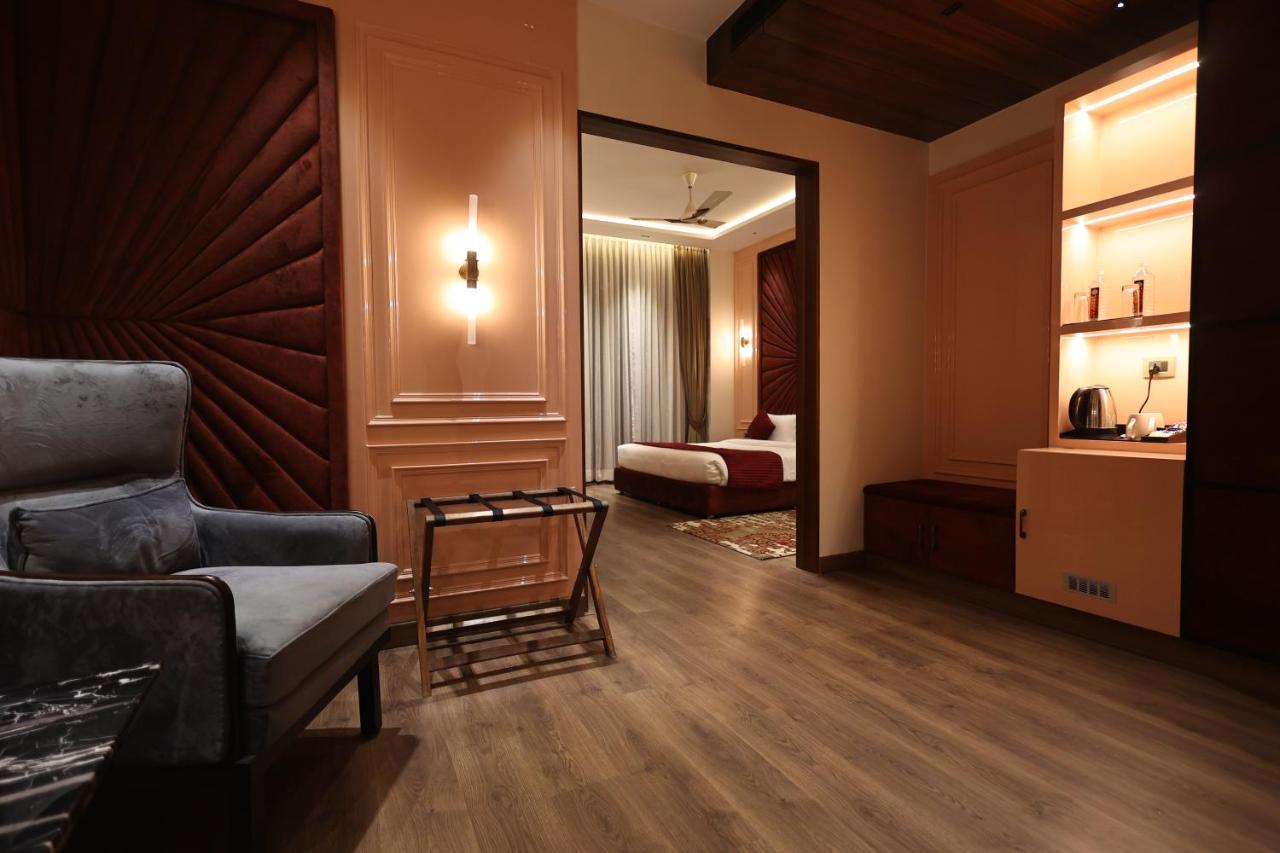 The Ramayana Hotel, Ayodhya Exterior photo