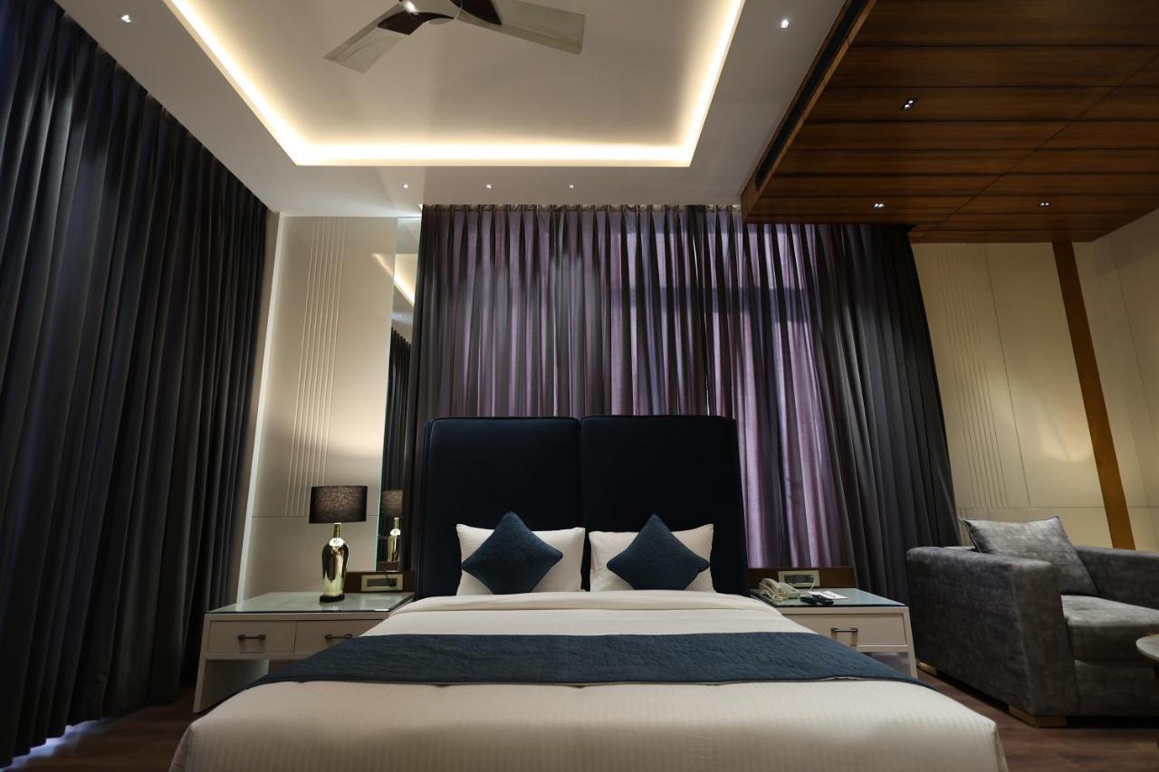 The Ramayana Hotel, Ayodhya Exterior photo