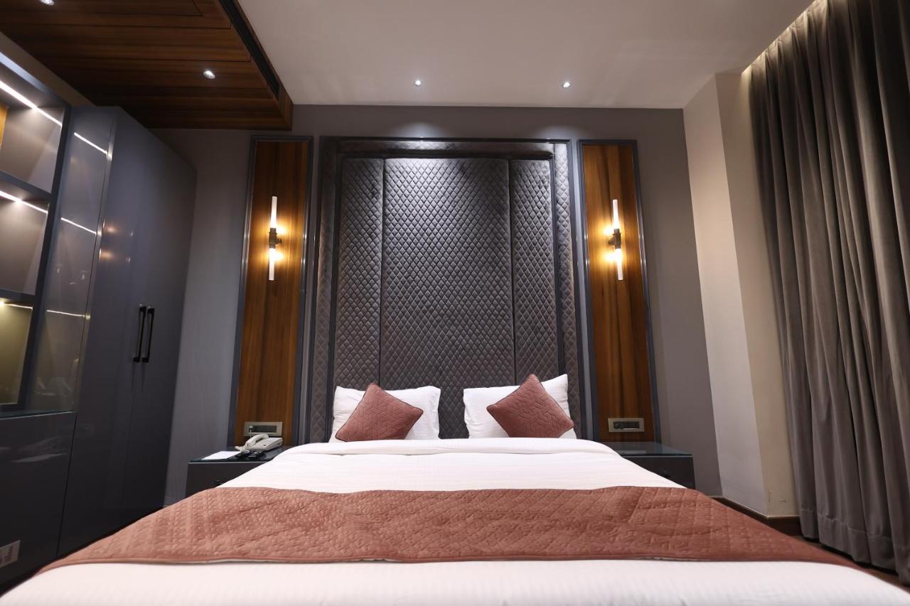 The Ramayana Hotel, Ayodhya Exterior photo