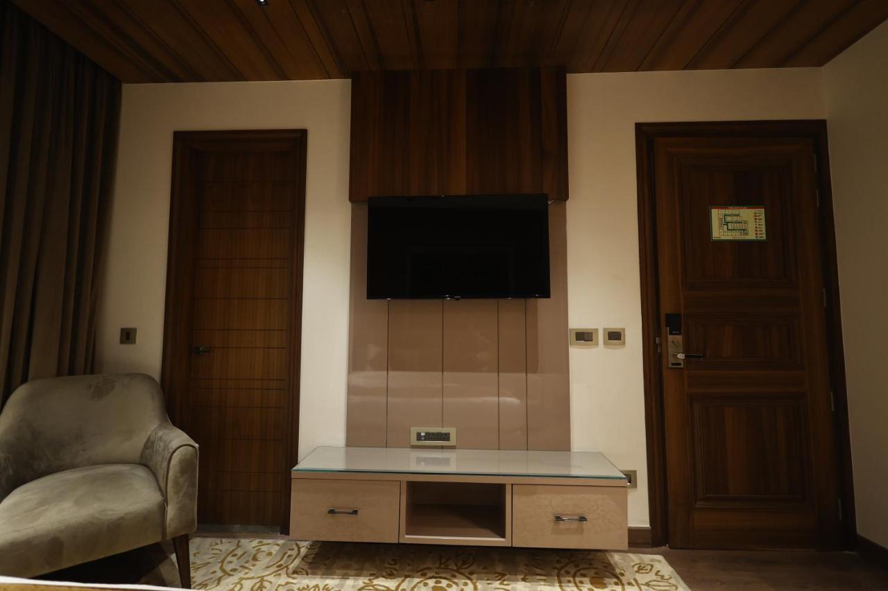 The Ramayana Hotel, Ayodhya Exterior photo