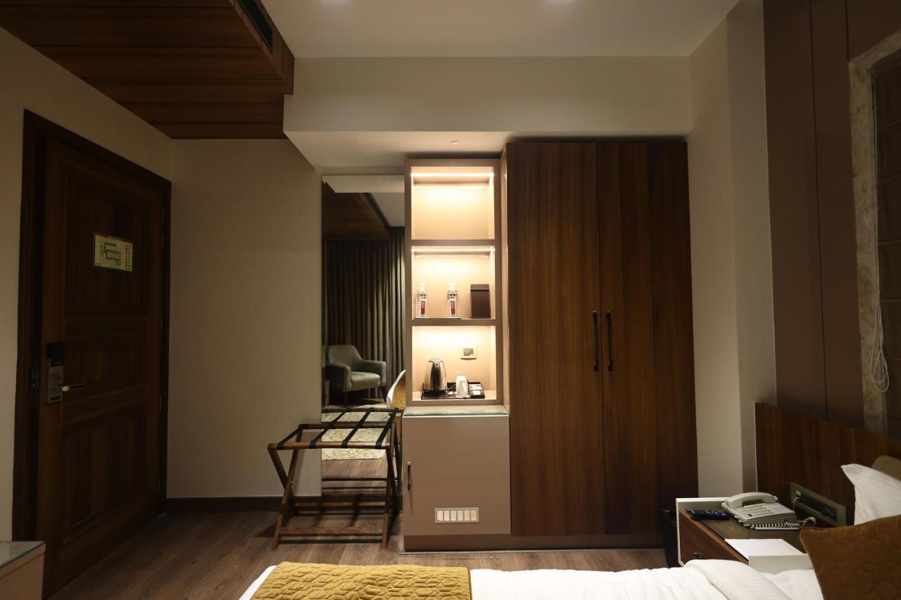 The Ramayana Hotel, Ayodhya Exterior photo