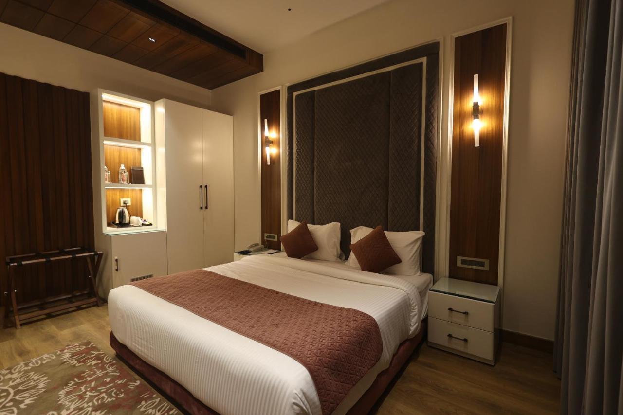 The Ramayana Hotel, Ayodhya Exterior photo