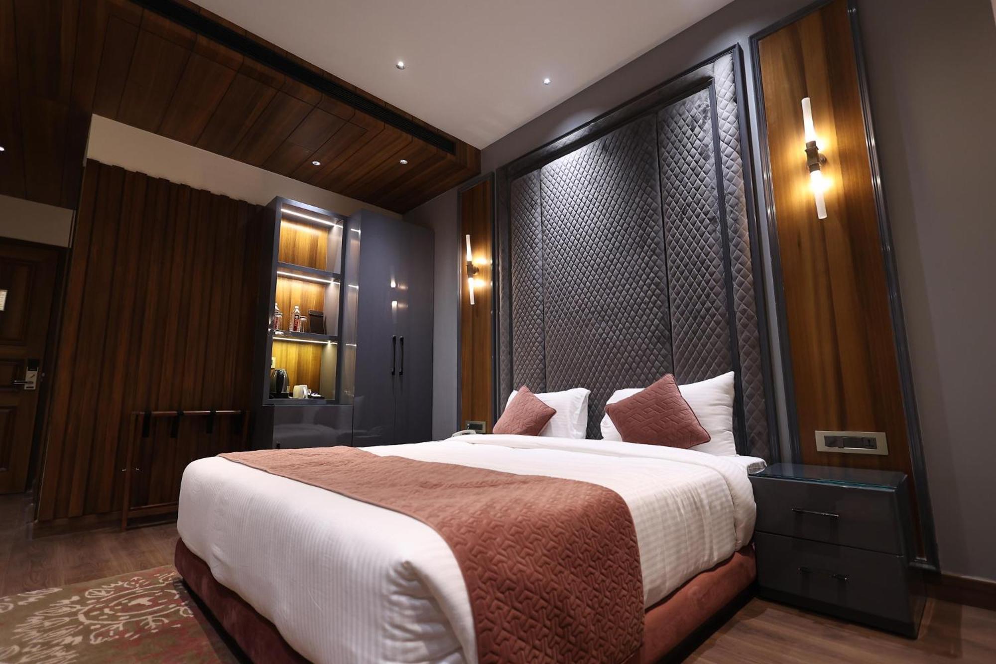 The Ramayana Hotel, Ayodhya Exterior photo