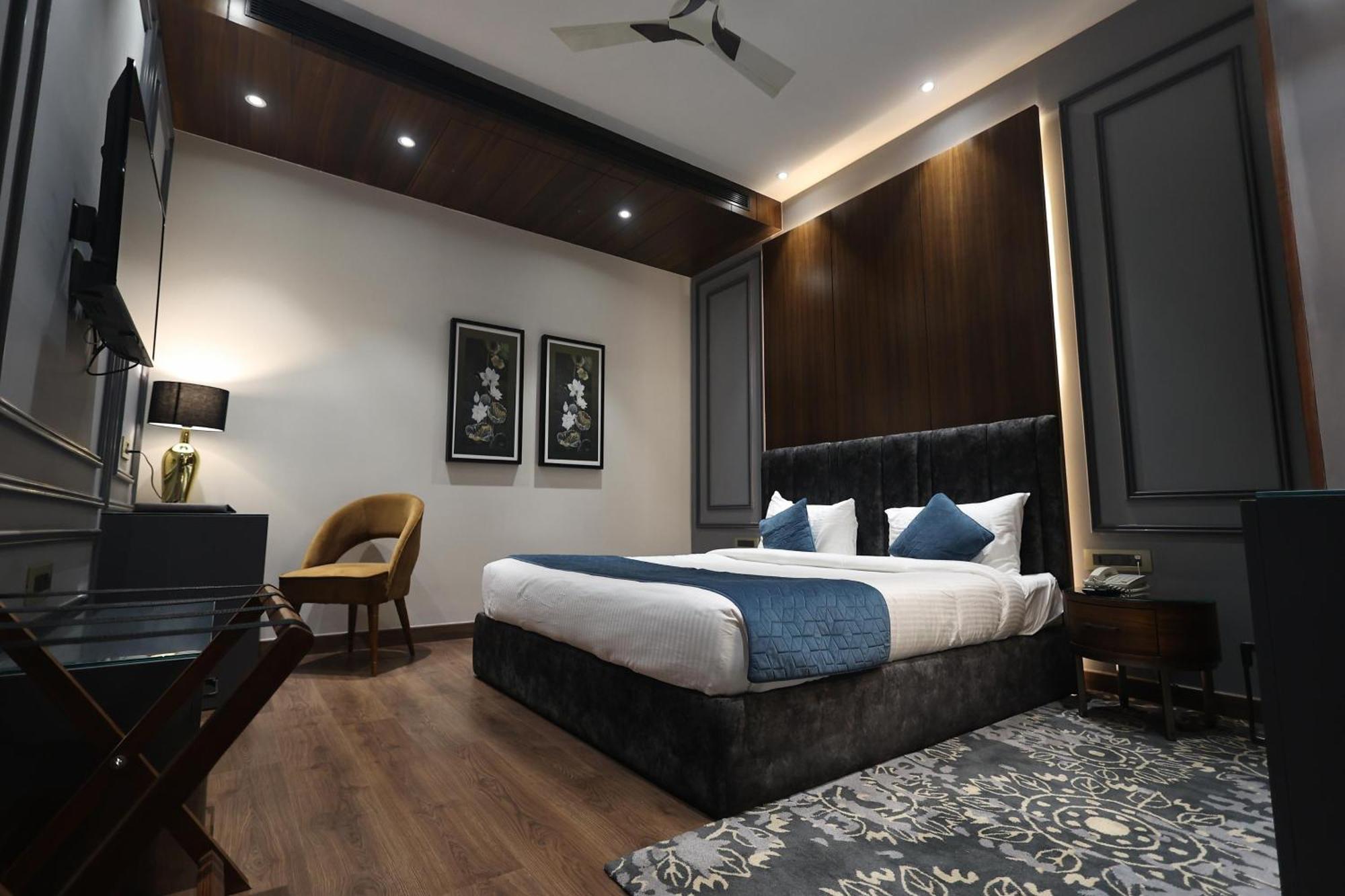 The Ramayana Hotel, Ayodhya Exterior photo